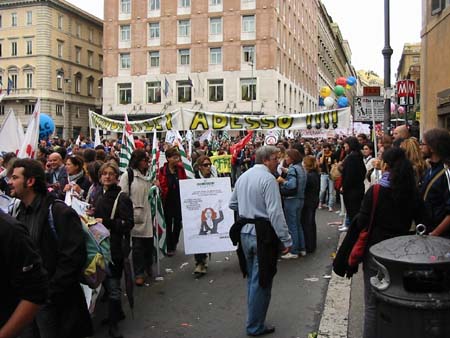 e Ancora corteo